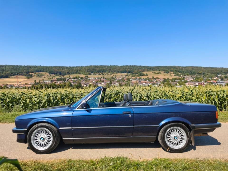 Afbeelding 3/26 van BMW 325i (1989)