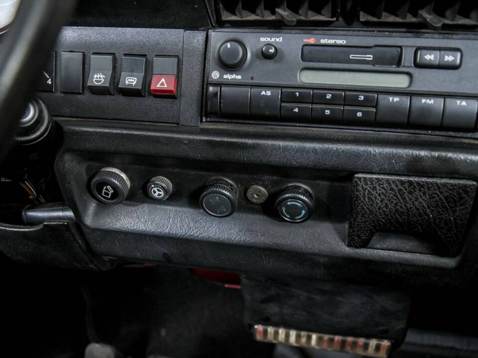 Image 27/50 of Volkswagen Beetle 1303 LS (1977)