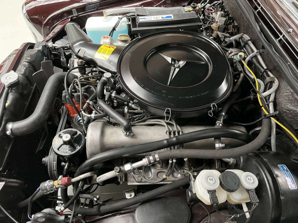 Image 30/50 of Mercedes-Benz 280 SE 4,5 (1972)