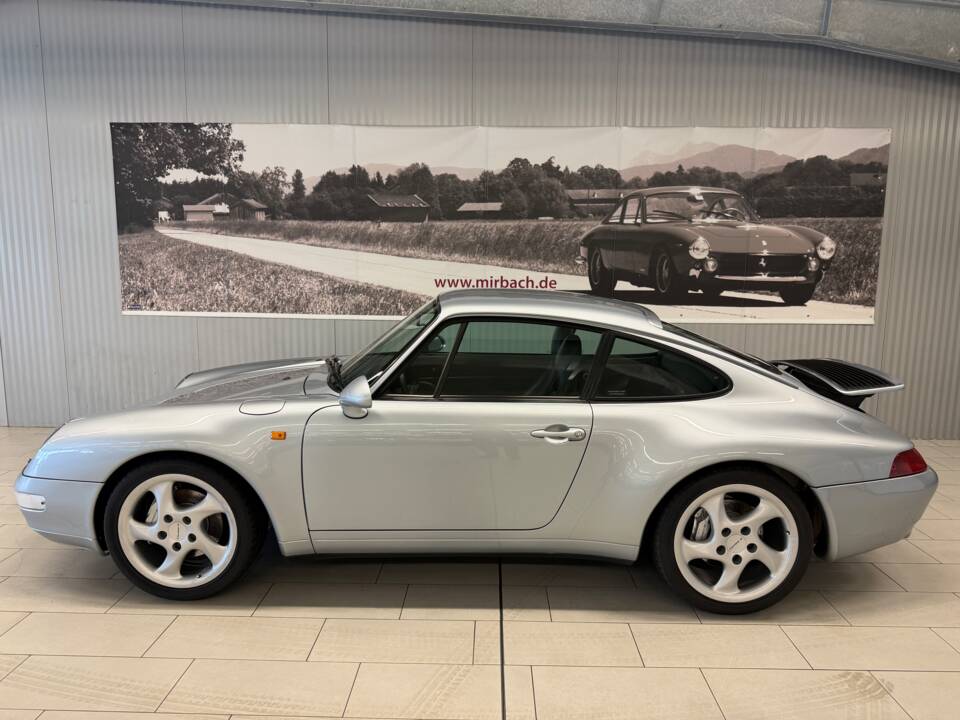 Imagen 2/19 de Porsche 911 Carrera 4 (1995)