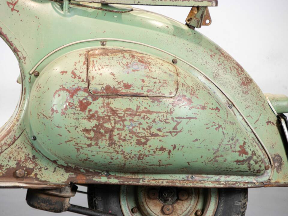 Image 26/50 de Piaggio Vespa 125 (1953)