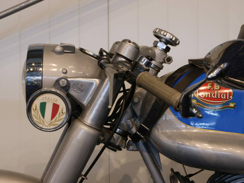 Bild 26/31 von Mondial 175 Turismo Veloce (1959)