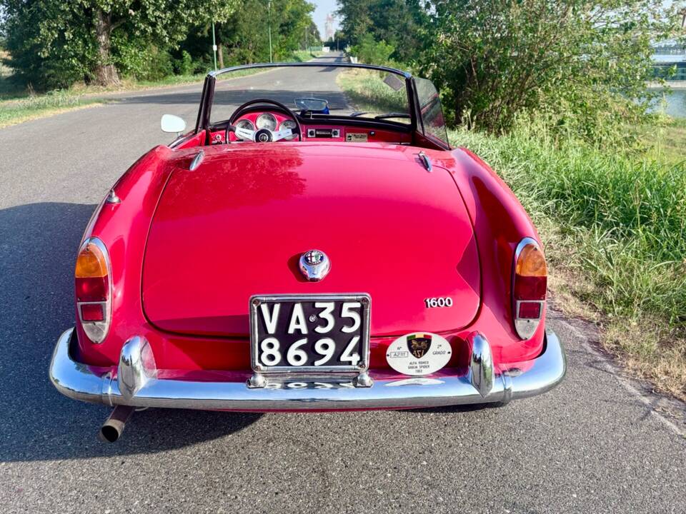Image 5/8 of Alfa Romeo Giulia 1600 Spider (1962)