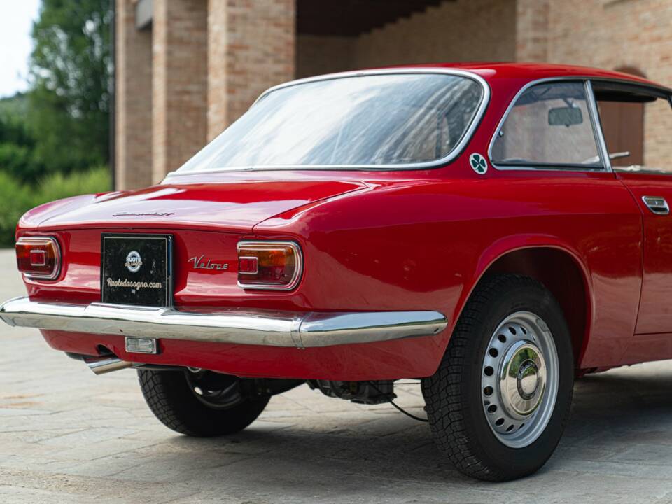 Bild 14/50 von Alfa Romeo Giulia 1600 Sprint GT Veloce (1967)