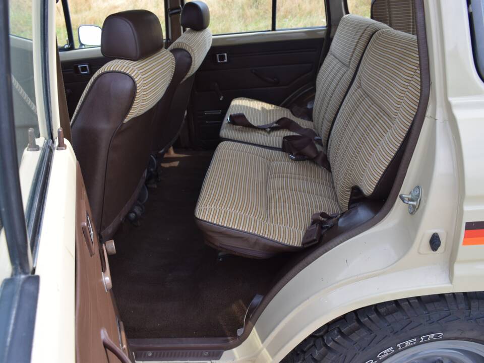 Image 11/24 of Toyota Land Cruiser FJ 60 (1984)