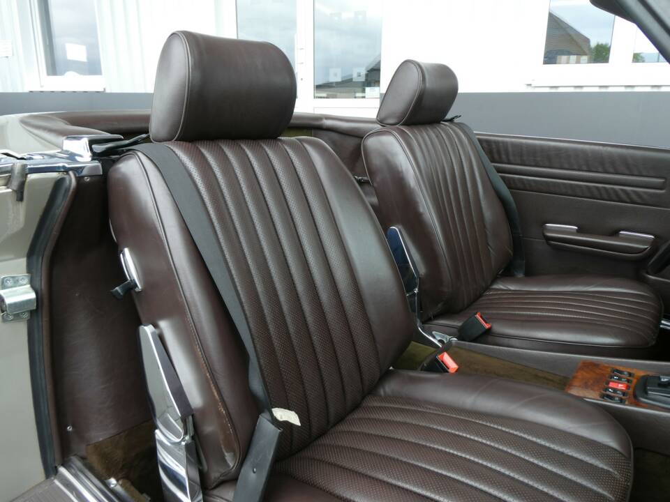 Afbeelding 14/23 van Mercedes-Benz 500 SL (1985)