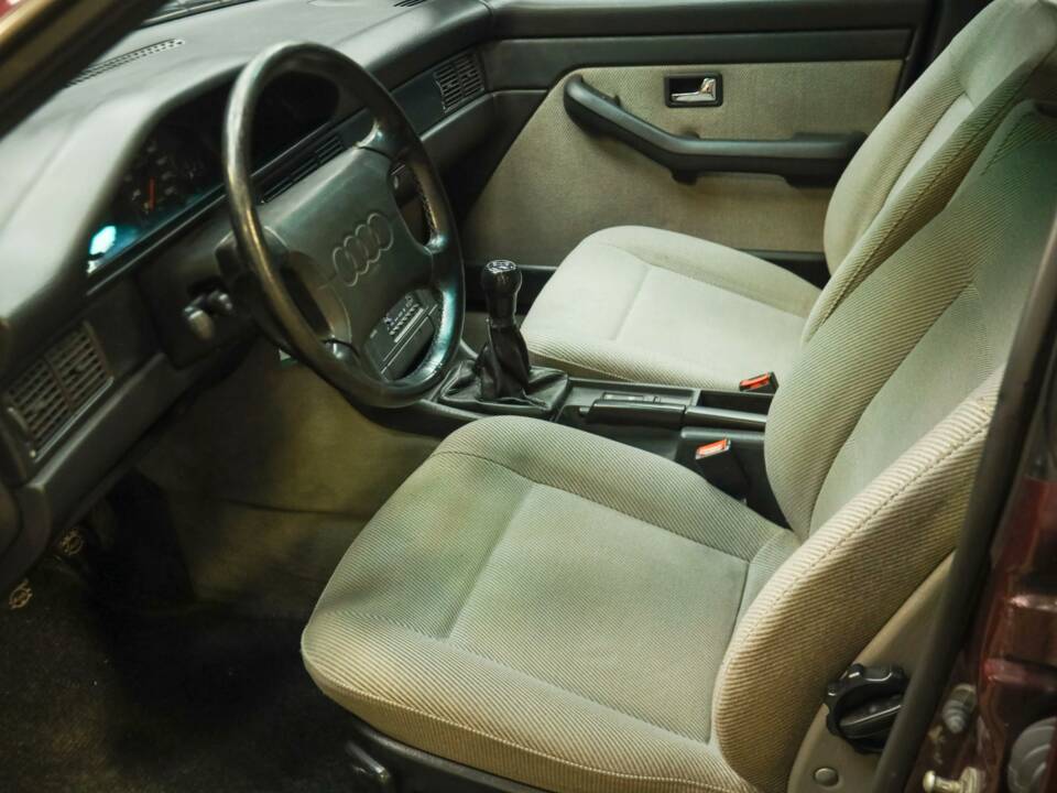 Image 41/50 de Audi 100 - 2.3E quattro (1990)