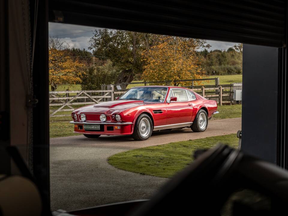 Image 23/75 de Aston Martin V8 Vantage (1985)