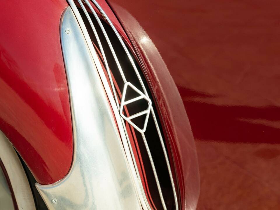 Image 14/50 of Renault 4 CV Décapotable (1957)