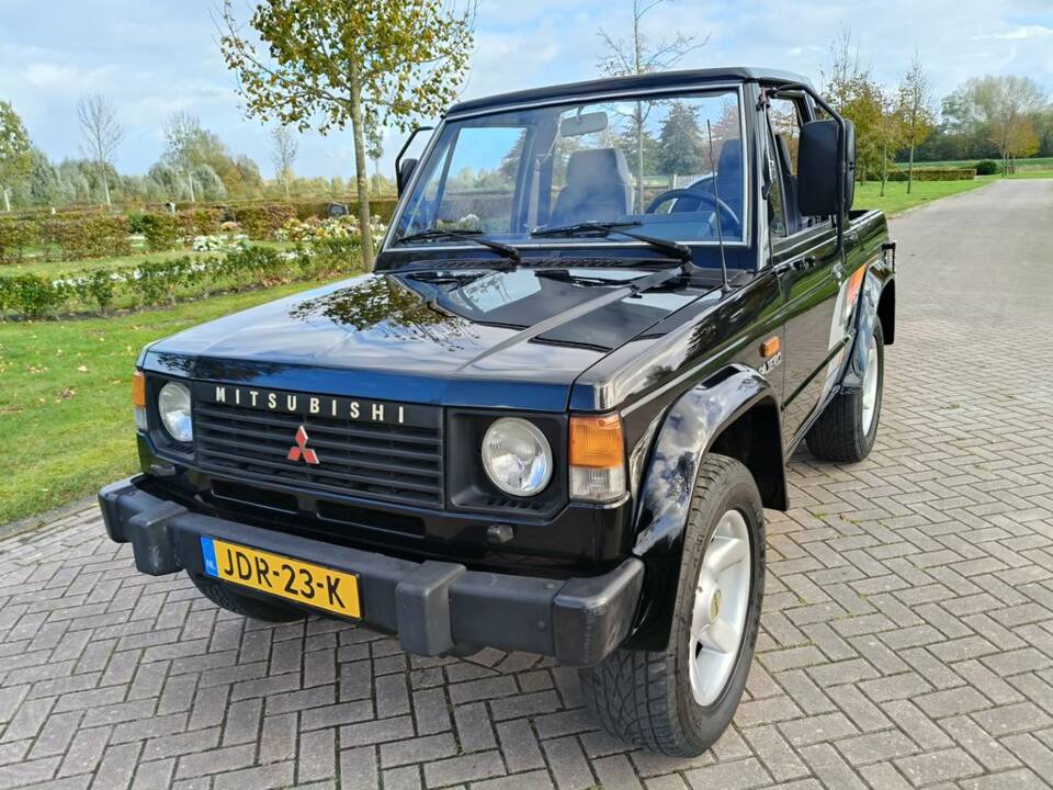 Image 6/8 of Mitsubishi Shogun (1987)