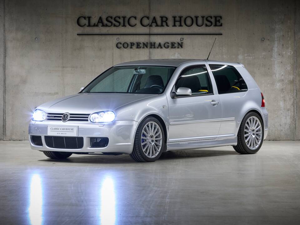 Bild 2/100 von Volkswagen Golf IV 3.2 R32 (2002)