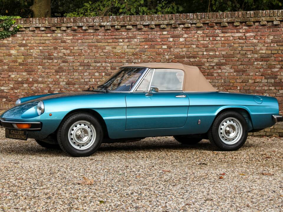 Image 19/50 of Alfa Romeo 2000 Spider Veloce (1981)