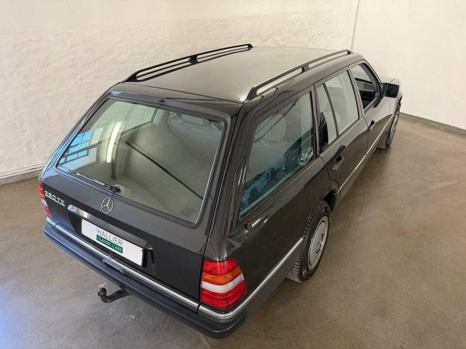 Image 27/43 of Mercedes-Benz 230 TE (1992)