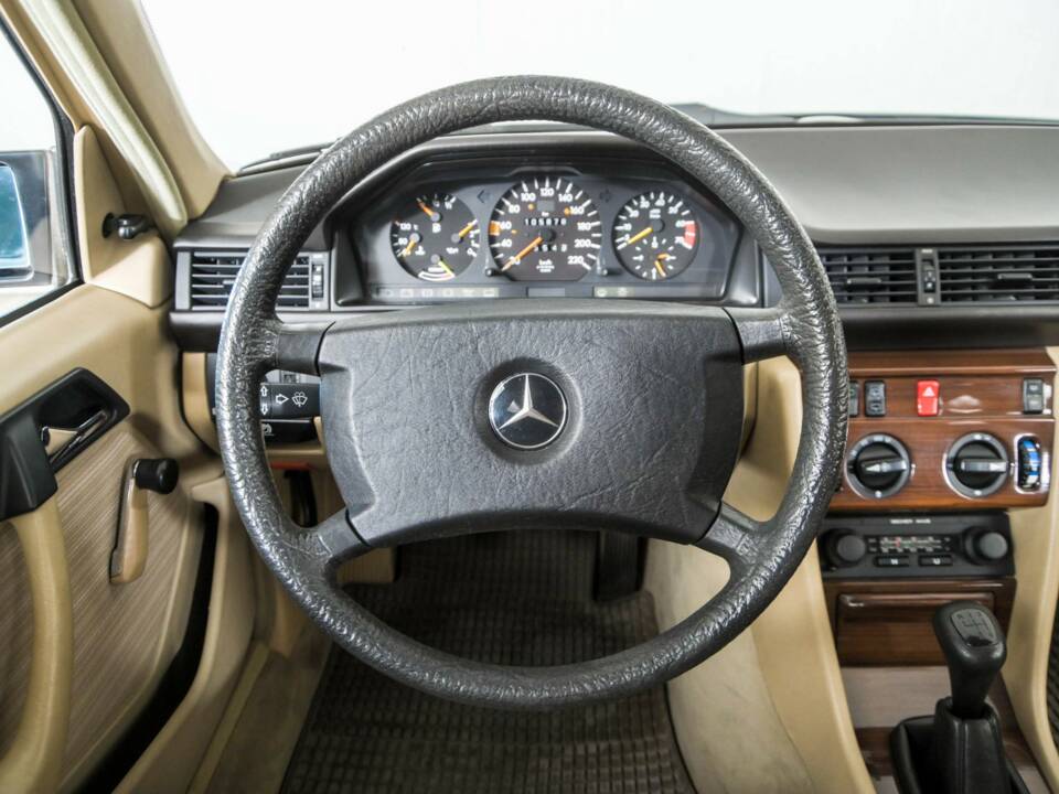 Bild 8/50 von Mercedes-Benz 230 TE (1987)