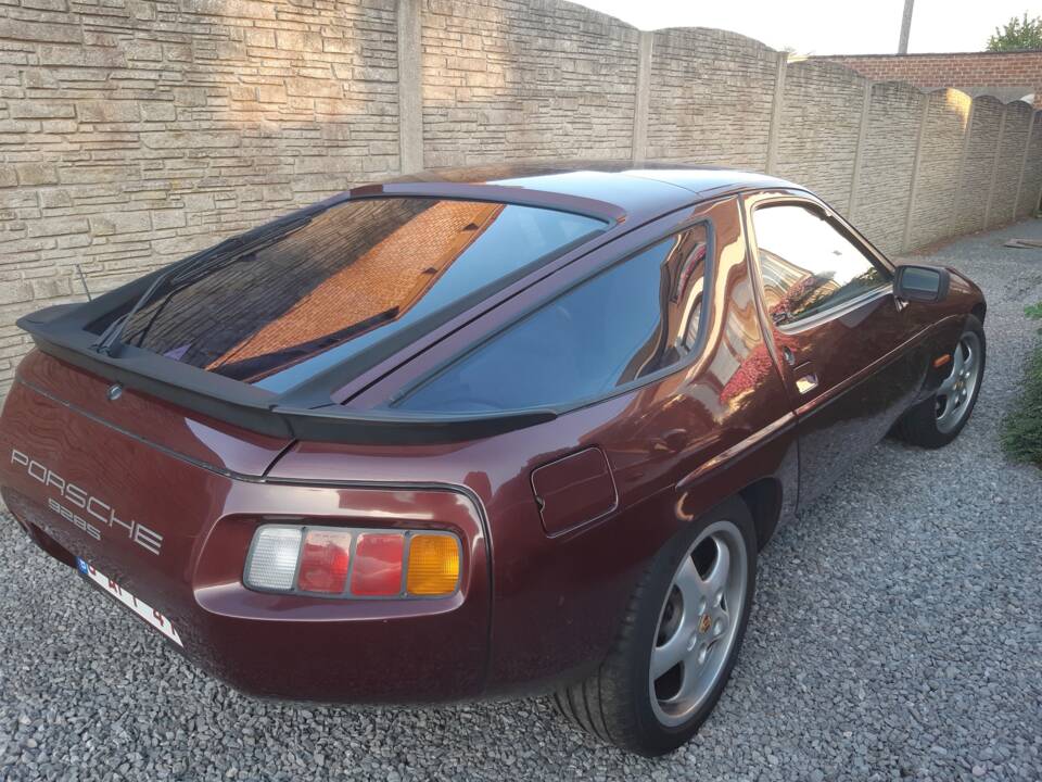 Image 6/15 of Porsche 928 S (1984)