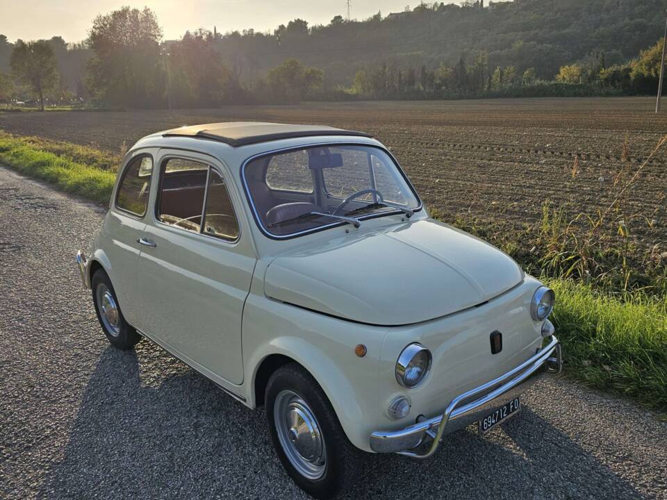 Image 2/43 of FIAT 500 L (1972)