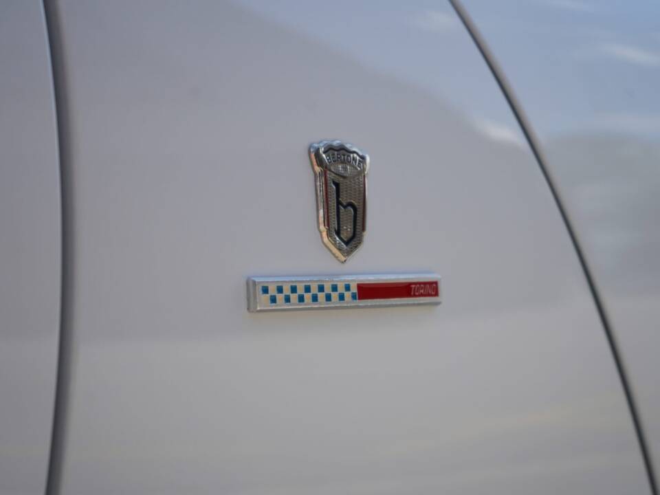 Afbeelding 61/74 van Lamborghini Miura P 400 (1968)