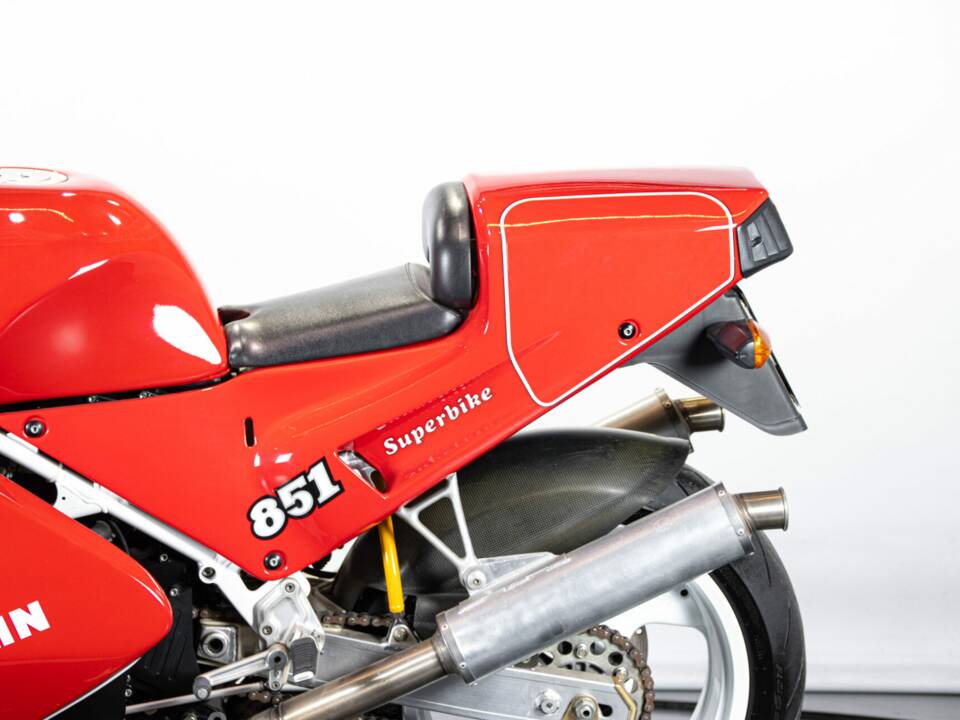 Image 32/50 of Ducati DUMMY (1990)