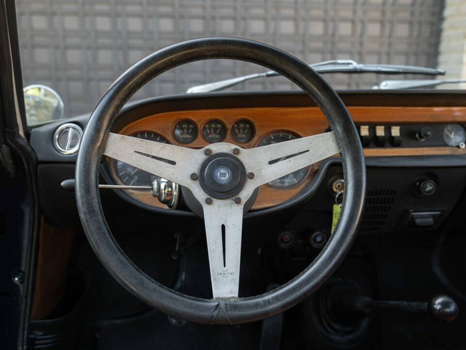 Image 43/50 of Lancia Fulvia Coupe Rallye (1967)