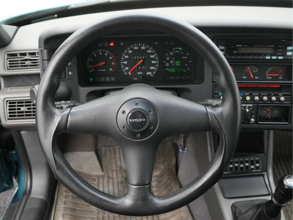 Image 15/42 of Volvo 480 Turbo (1992)