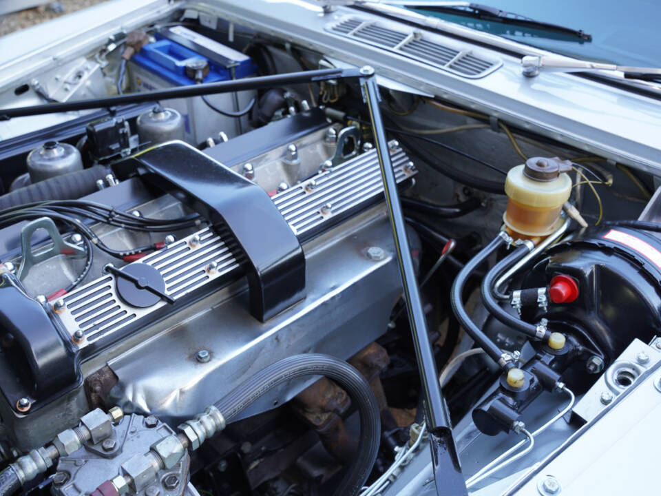 Bild 15/50 von Jaguar XJ 6 C 4.2 (1975)