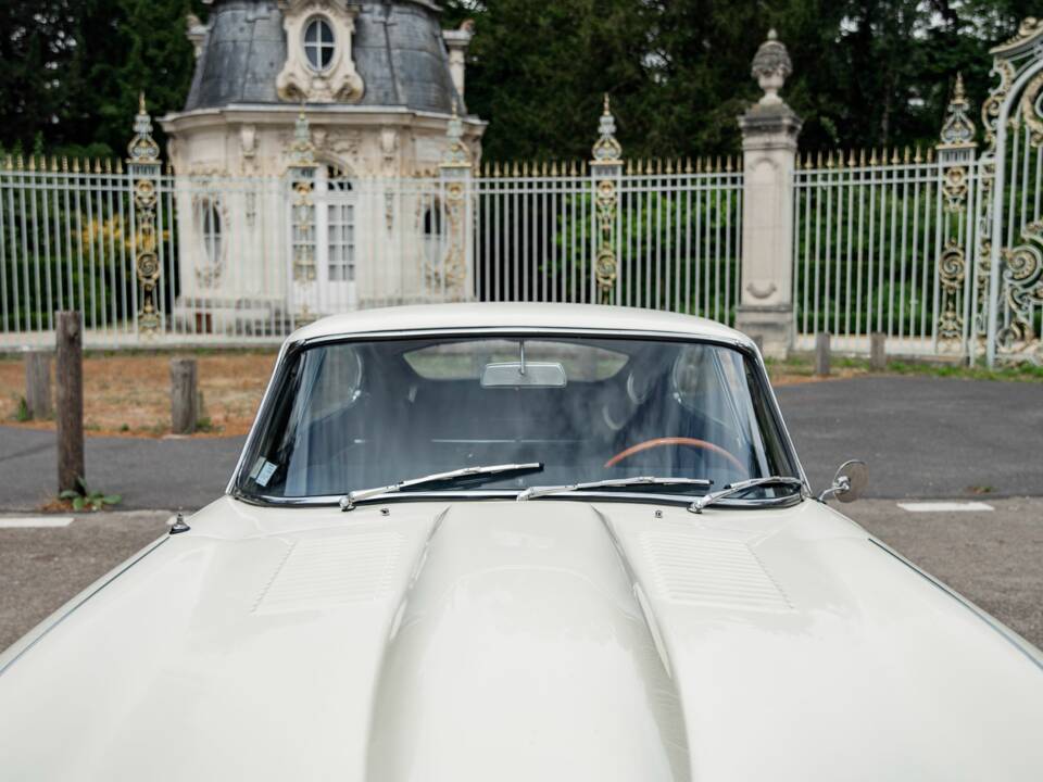 Image 24/50 de Jaguar Type E 3.8 (1963)