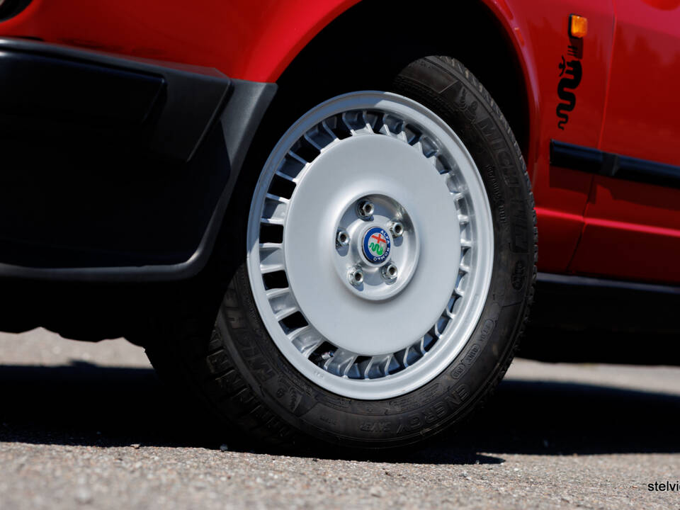Imagen 20/36 de Alfa Romeo GTV 6 2.5 (1986)