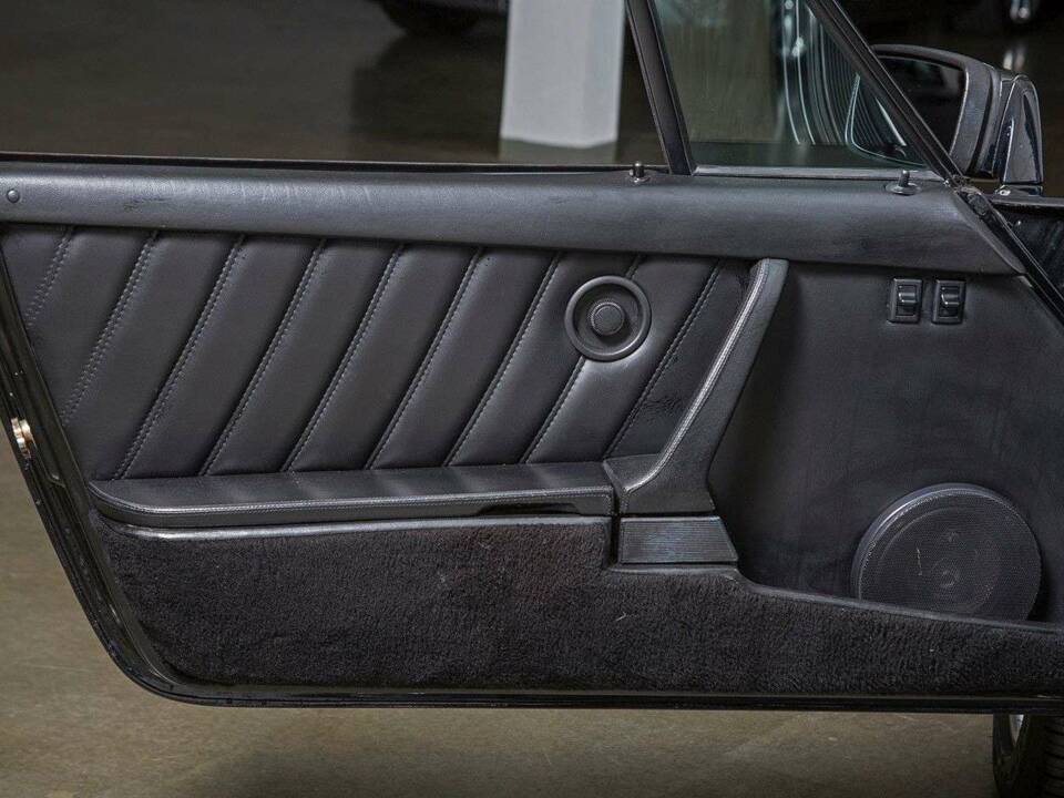 Bild 24/32 von Porsche 911 Carrera 3.2 (1986)