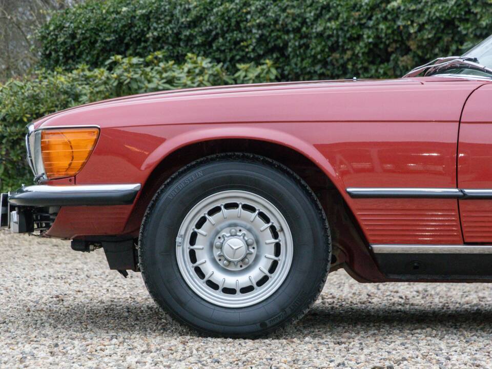 Bild 23/50 von Mercedes-Benz 280 SLC (1975)