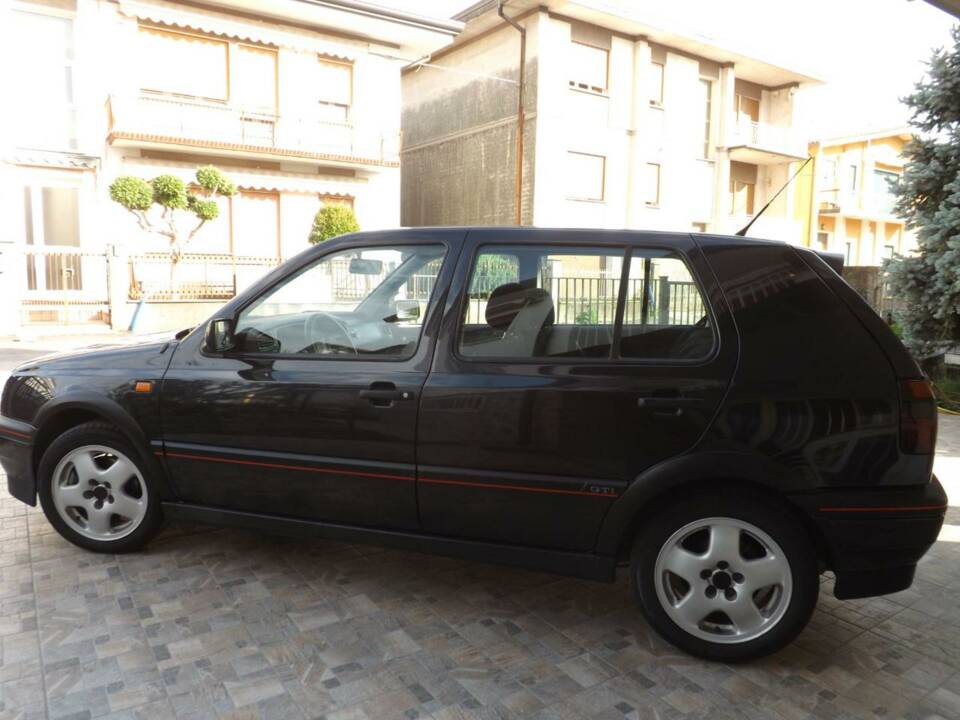 Bild 10/50 von Volkswagen Golf III 2.0 16V GTI (1993)
