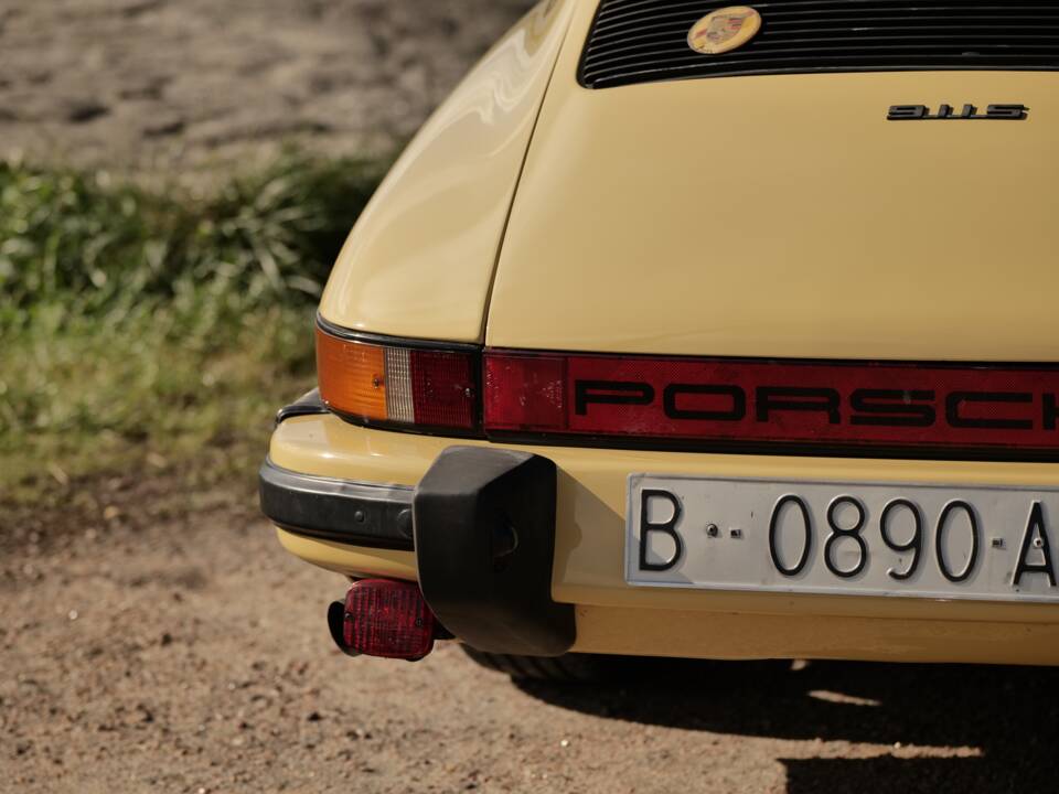 Image 13/77 de Porsche 911 2.7 S (1974)