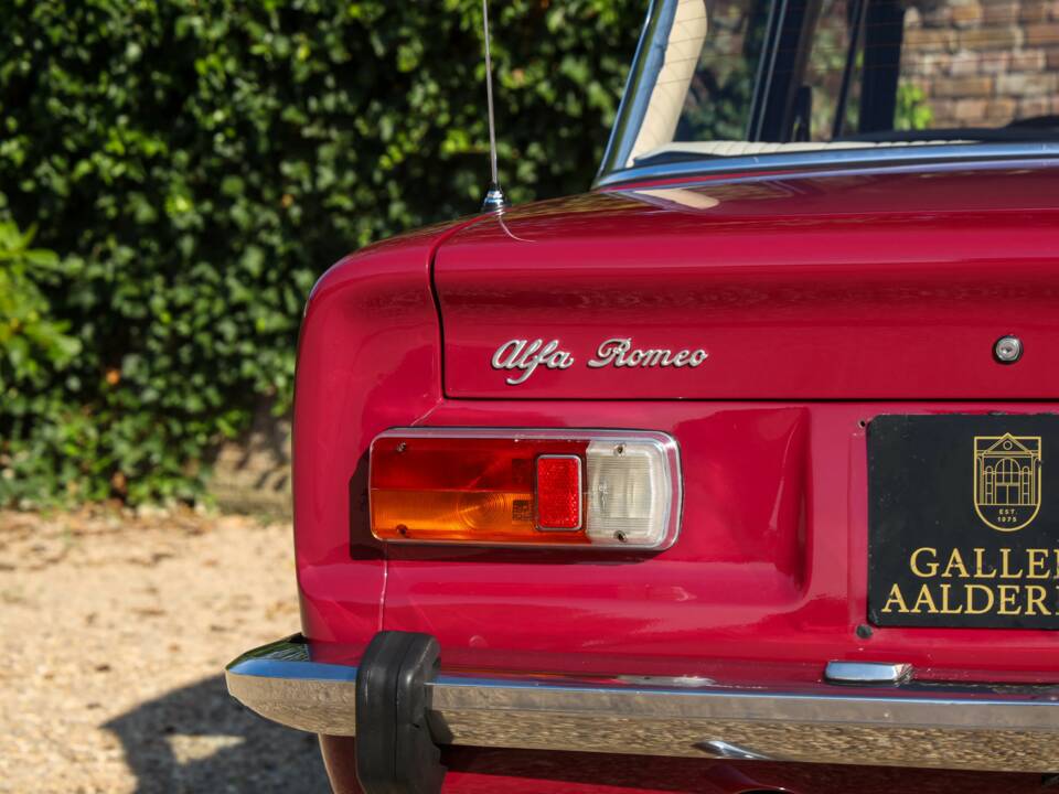 Image 46/50 of Alfa Romeo Giulia Nuova Super 1300 (1975)