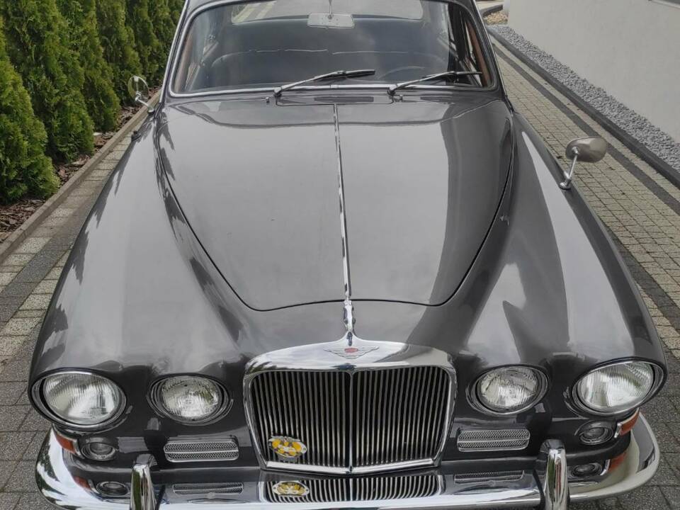 Image 4/15 of Jaguar 420 (1967)