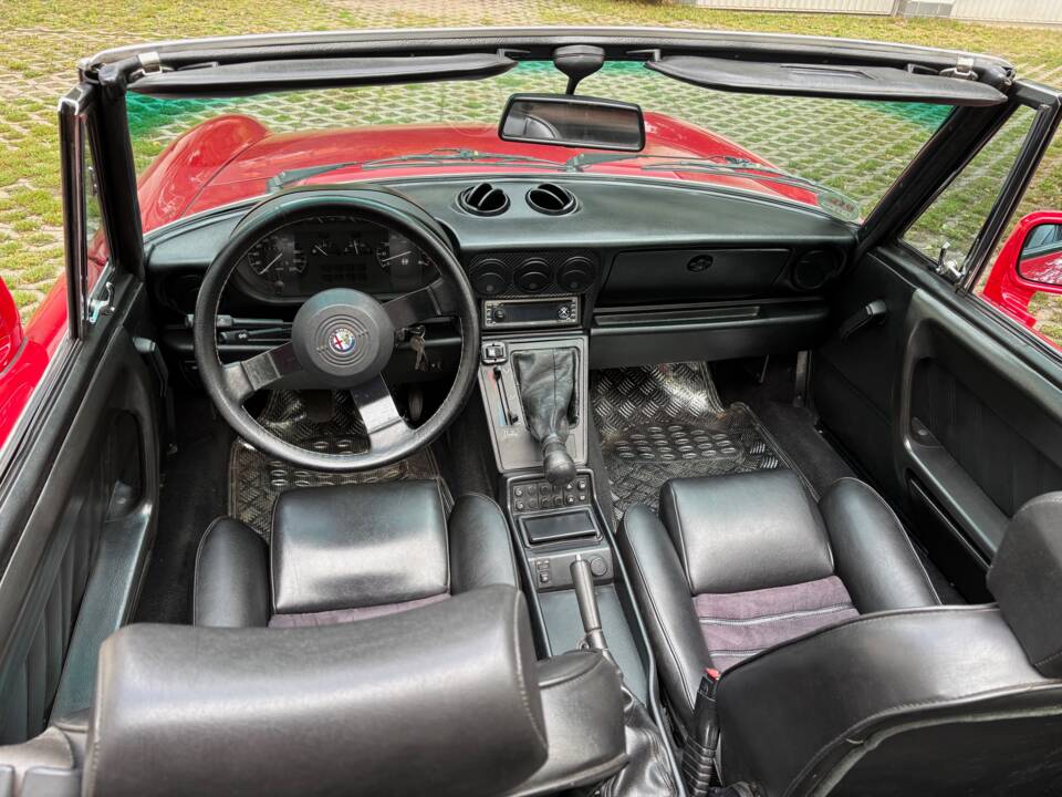 Image 5/25 of Alfa Romeo 2.0 Spider (1992)