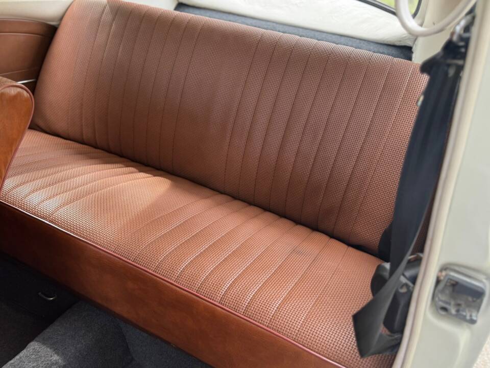 Afbeelding 15/27 van Volkswagen Käfer 1300 (1966)