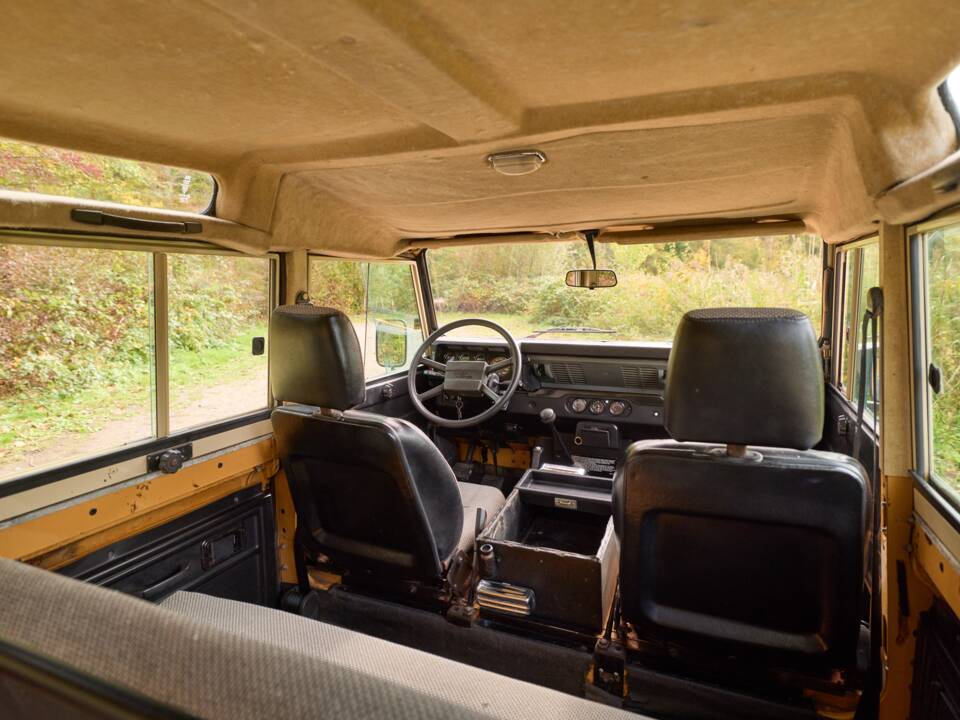 Image 28/42 of Land Rover 110 (1984)
