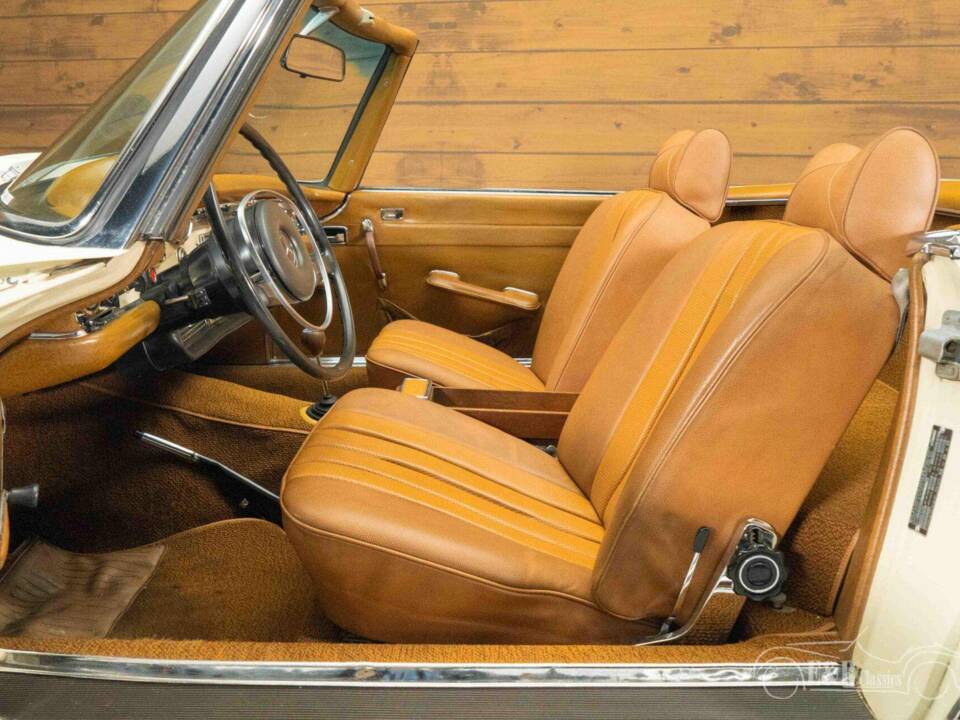 Image 10/19 de Mercedes-Benz 280 SL (1970)