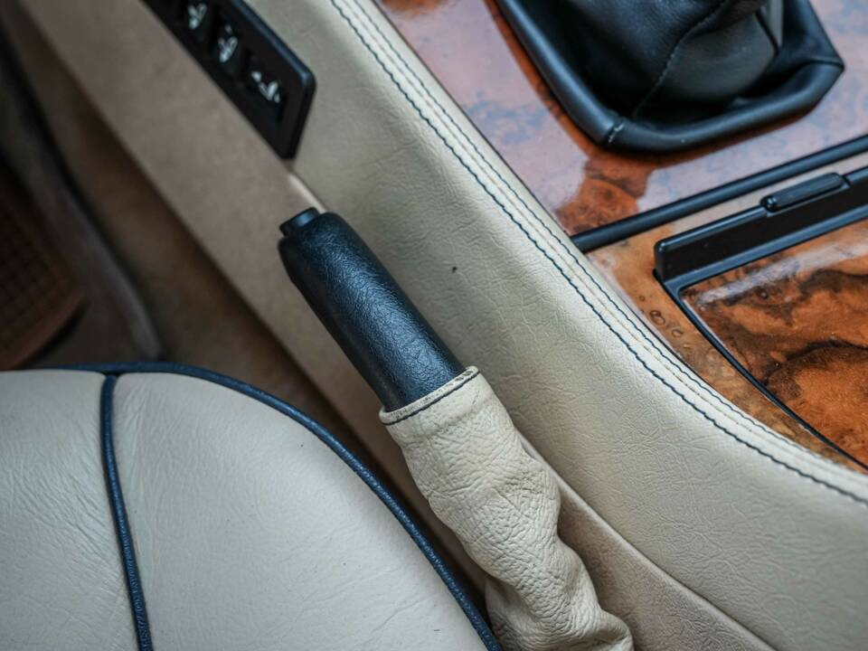 Immagine 41/55 di Jaguar XJ 40 (XJ-R) (1990)