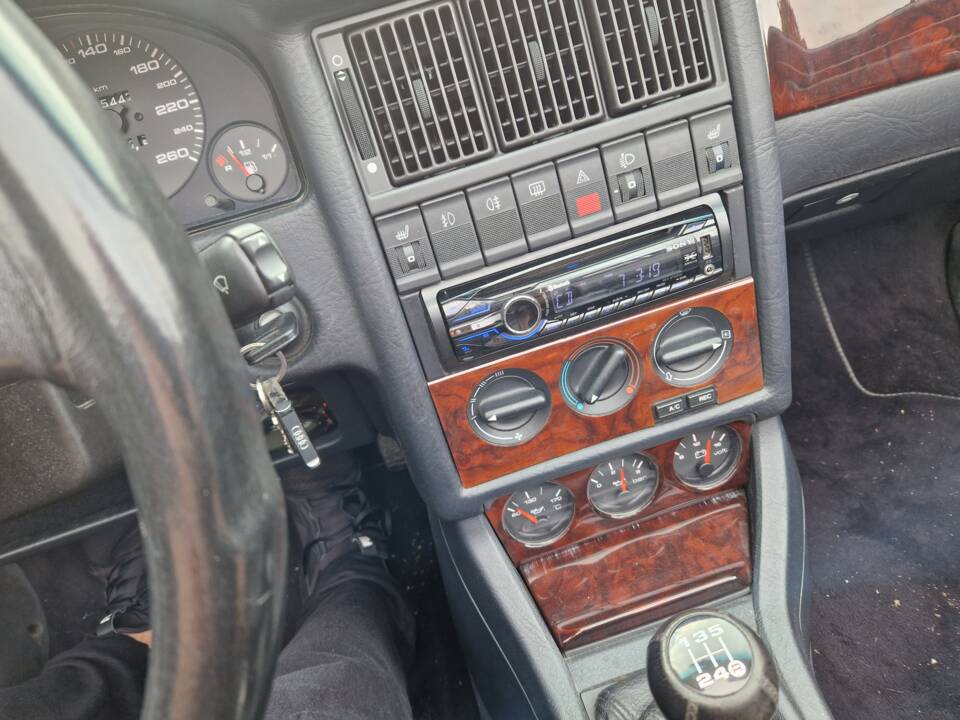 Image 5/7 of Audi Cabriolet 2.8 (1993)