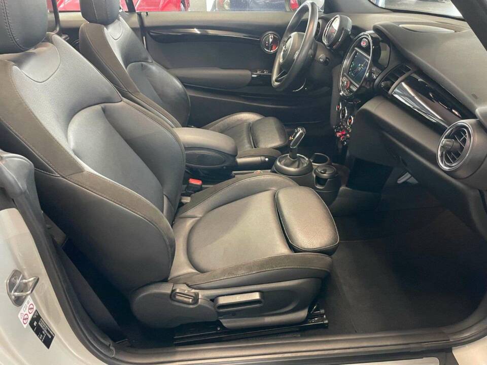 Image 13/19 of Mini Cooper (2019)