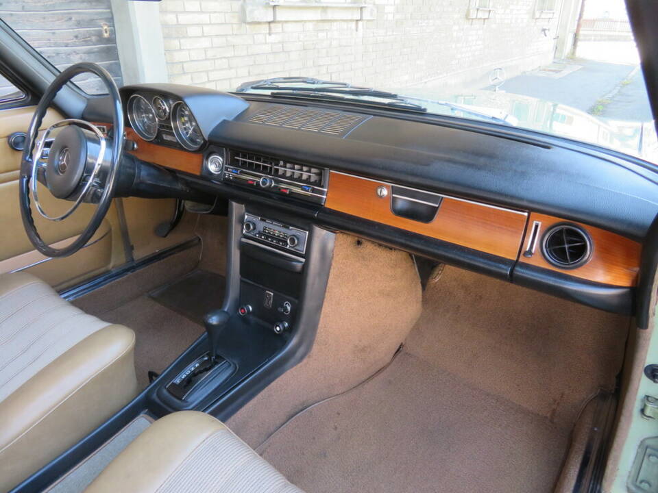 Image 12/19 of Mercedes-Benz 280 CE (1973)