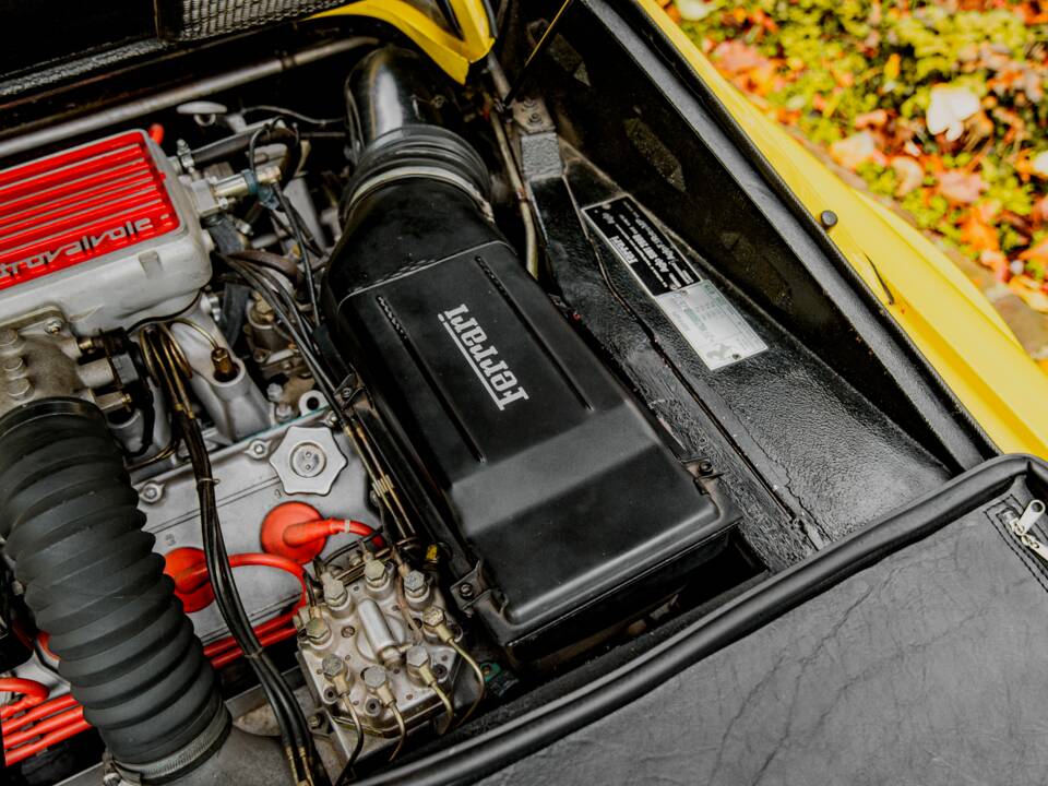 Bild 44/55 von Ferrari 328 GTS (1986)