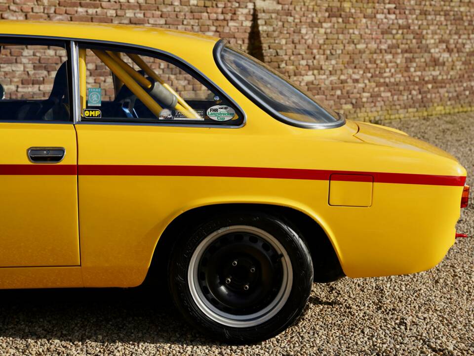 Image 18/50 of Alfa Romeo Giulia 1600 Sprint GT (1965)