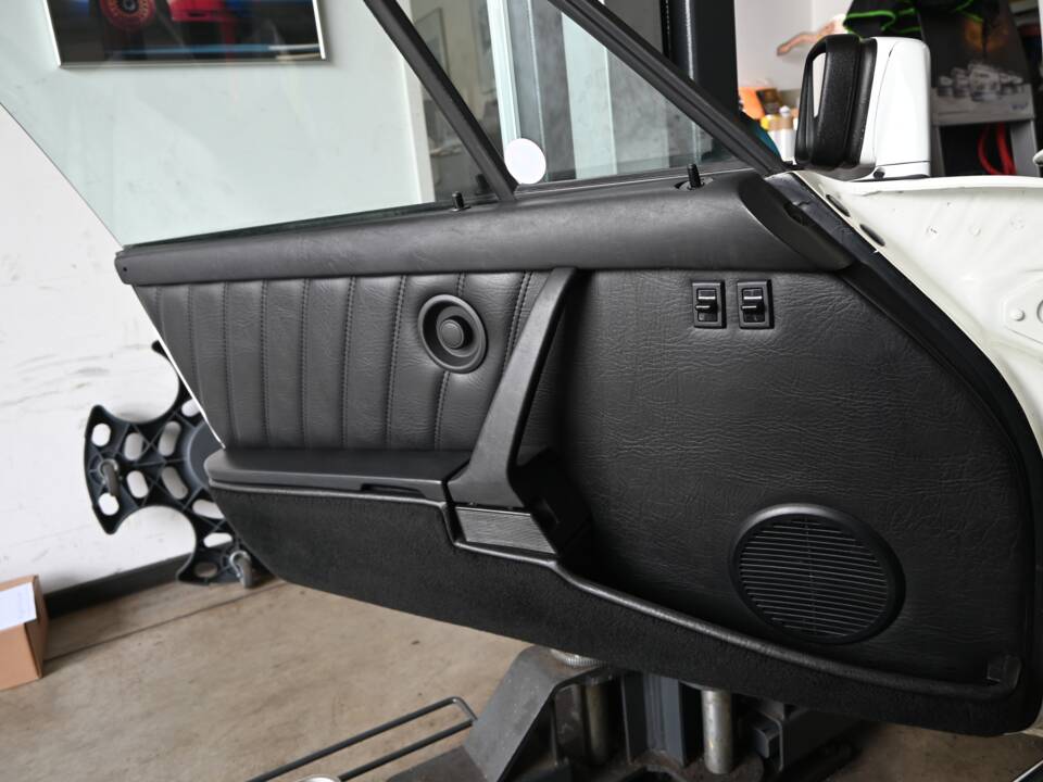 Image 10/11 de Porsche 911 SC 3.0 (1979)