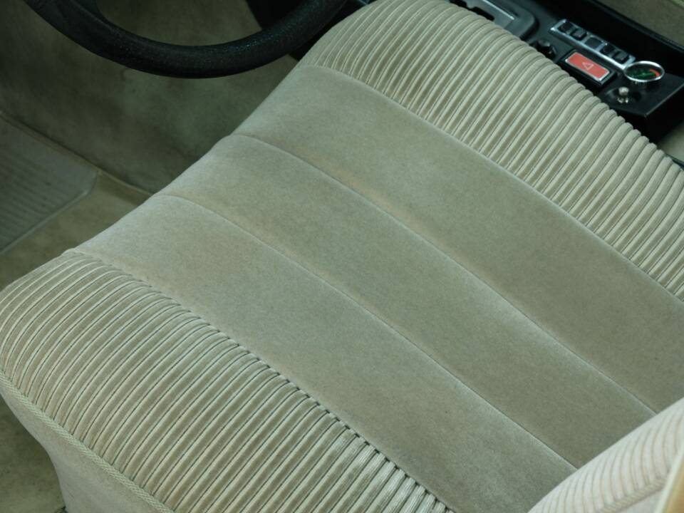Image 28/50 de Mercedes-Benz 450 SEL 6,9 (1975)