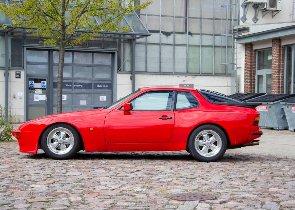 Image 2/22 of Porsche 944 (1982)