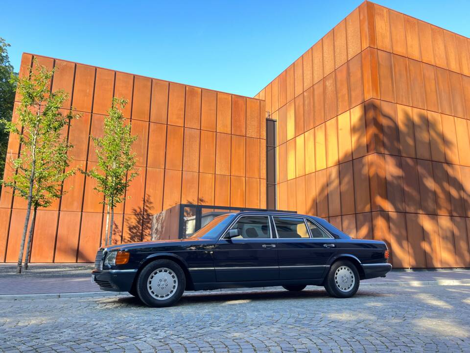 Bild 3/85 von Mercedes-Benz 560 SEL (1991)