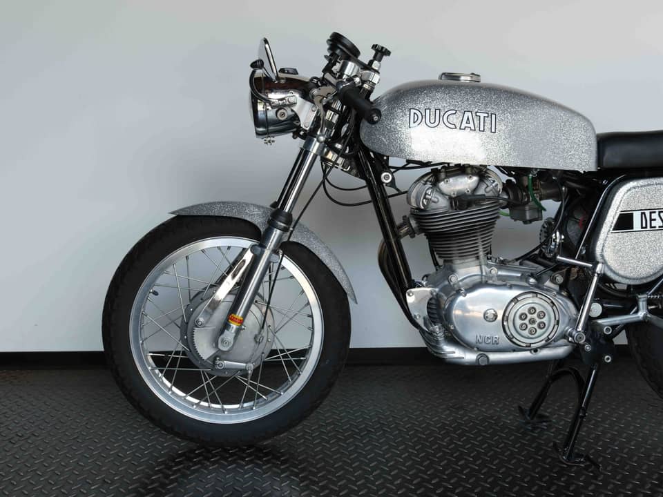 Image 30/64 of Ducati 350 Desmo (1971)