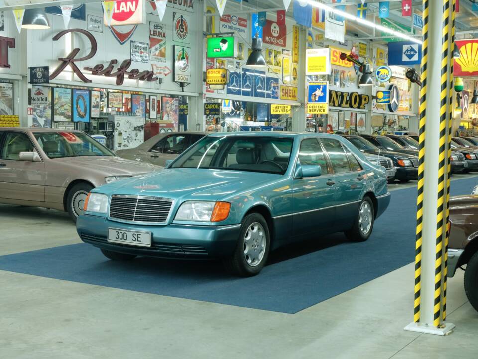 Bild 9/50 von Mercedes-Benz 300 SE (1991)