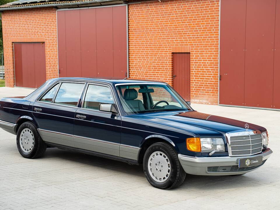 Image 6/72 de Mercedes-Benz 500 SEL (1984)